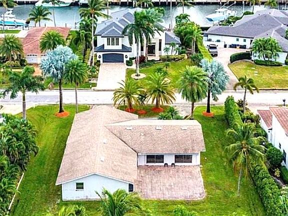 2nd image of 41 Bimini Cove Drive