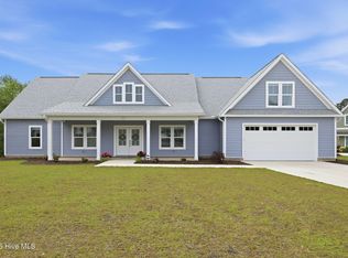515 Bluff View Ln, Swansboro, NC 28584