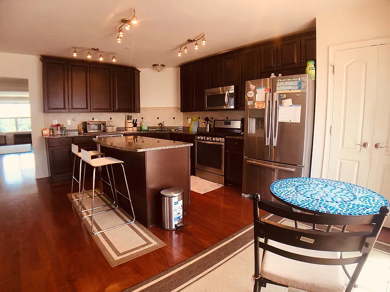 11894 Little Seneca Pkwy — Photo 3