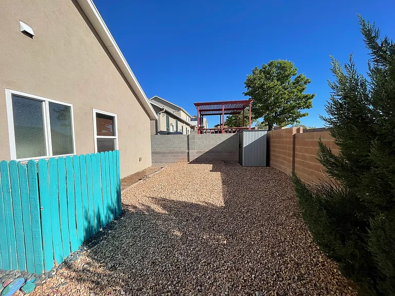 529 Minturn Ct NE — Photo 26