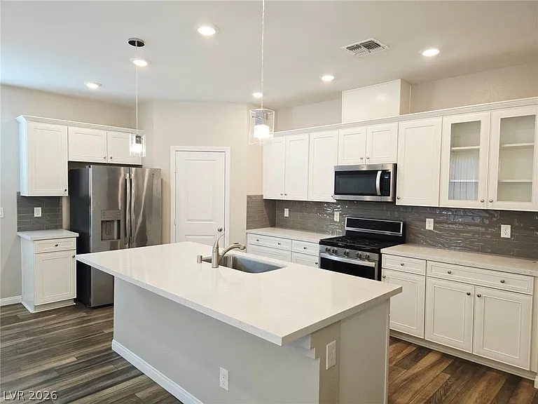 8047 Cavazzo Ave — Photo 5