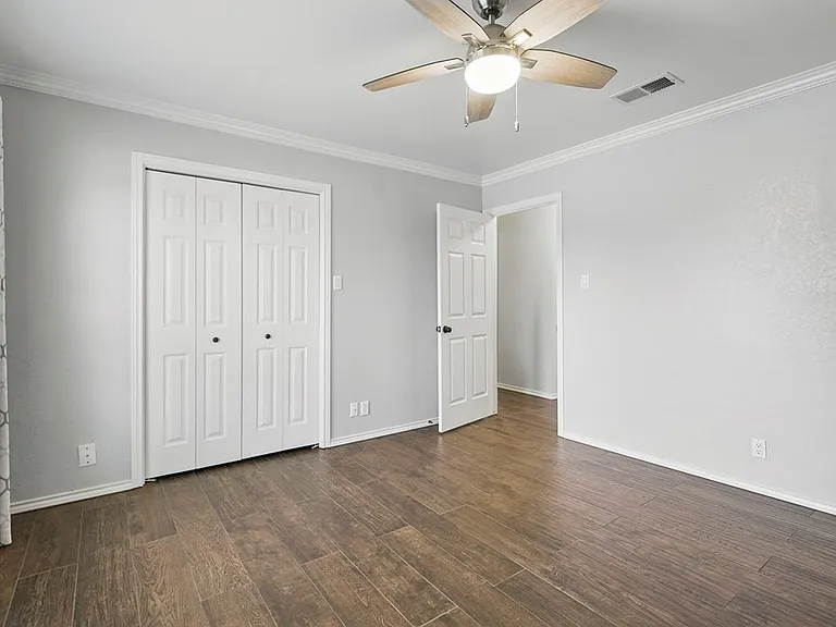 2404 Goddard Ct — Photo 19