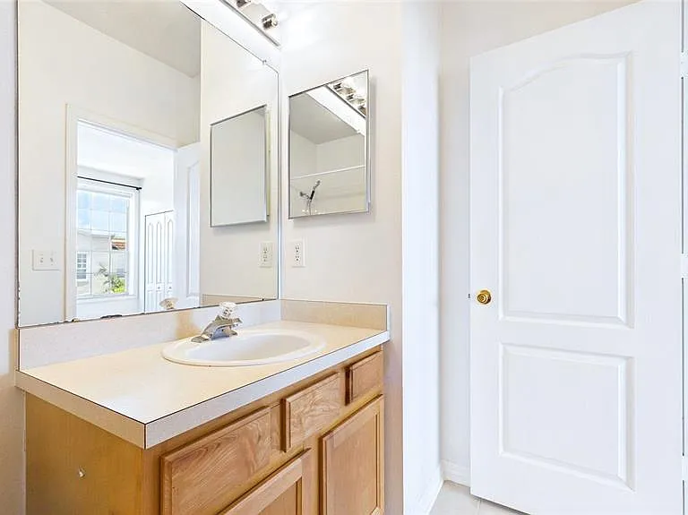 3175 Bayshore Oaks Dr — Photo 32