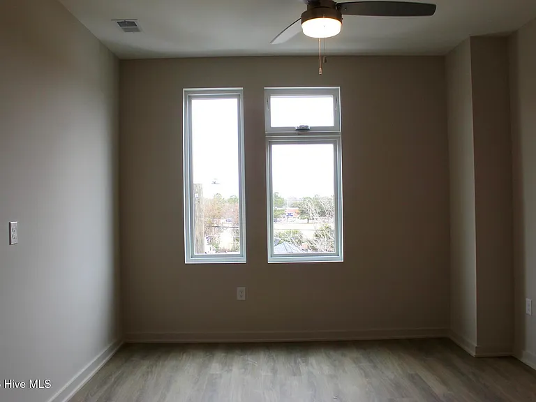 1108 Castle St #B — Photo 10
