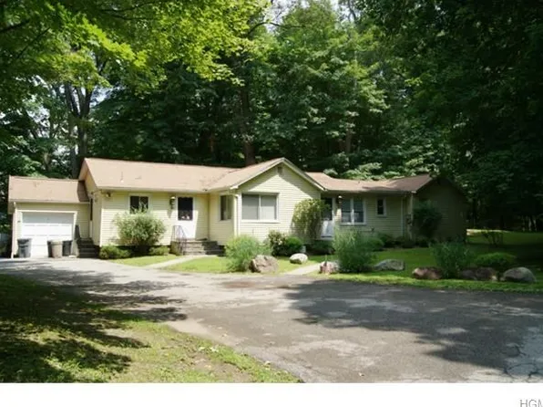 25 Oak Rd, Montrose, NY 10548
