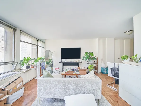 300 E 33rd St APT 16G, New York, NY 10016