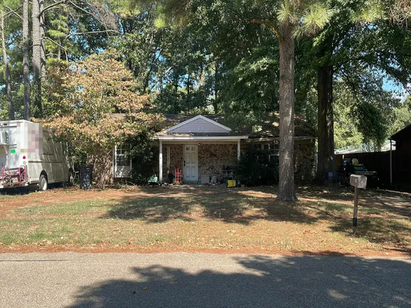 82 S Surrey Trce, Marion, AR 72364