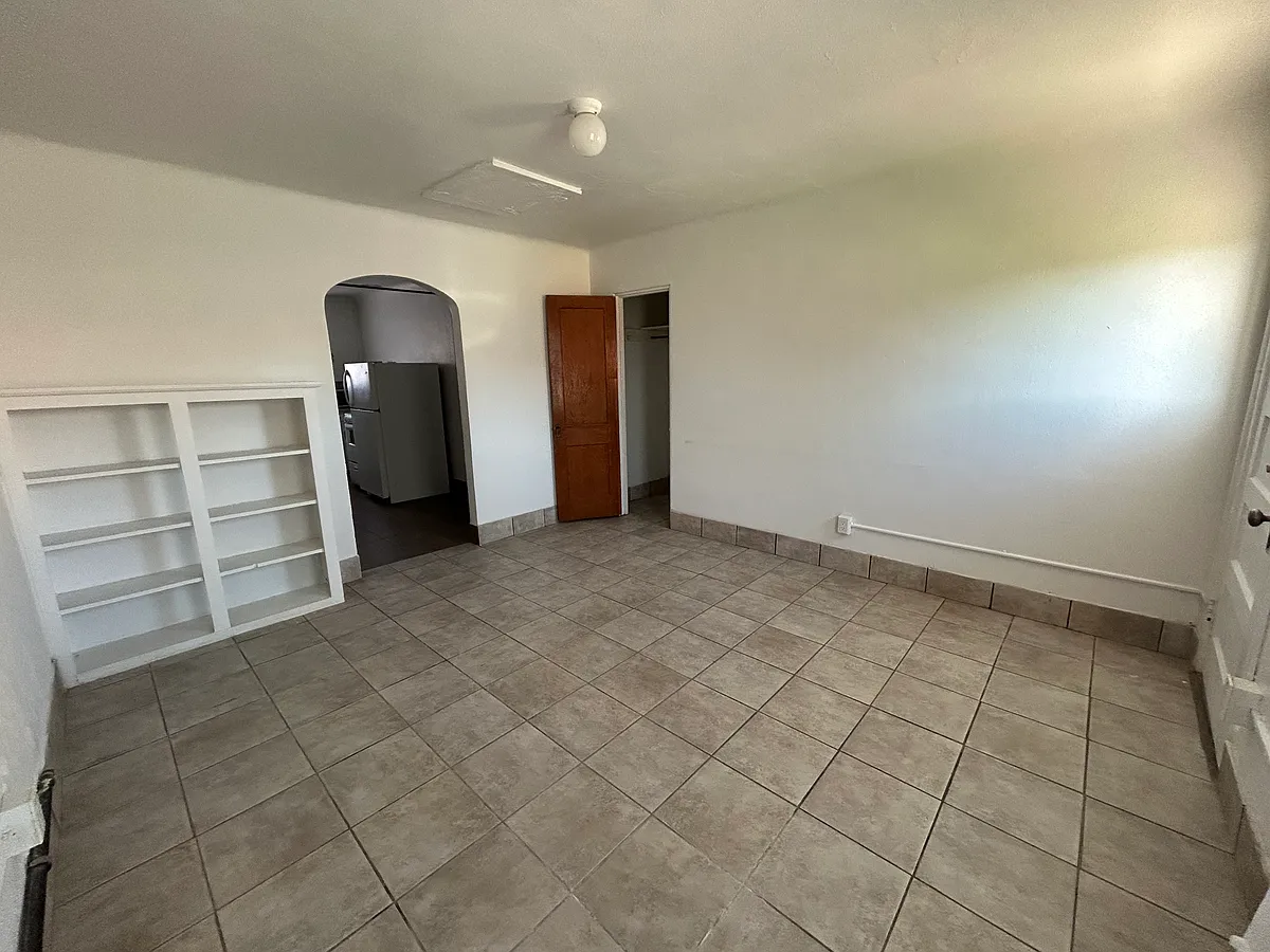 Building Photo - 470 S Foch St #11