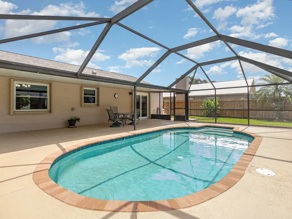 2498 Woodsmill Dr, Melbourne, FL 32934