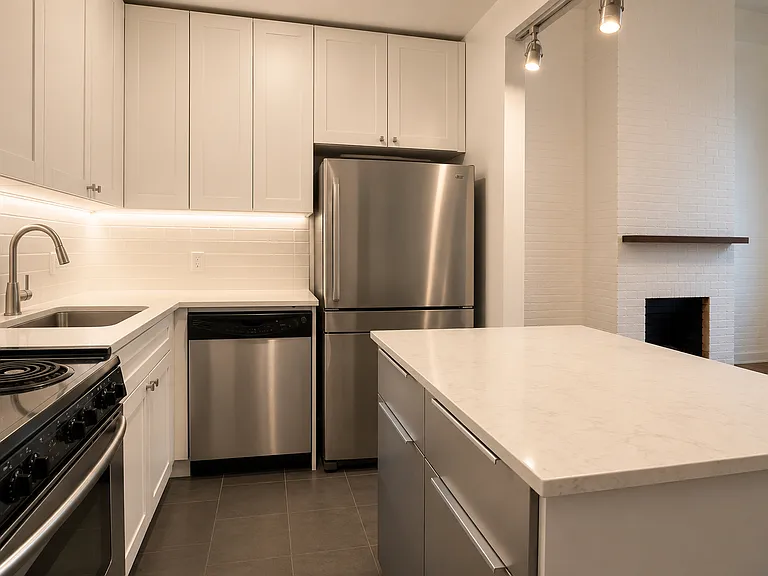 353 W 19th St #1 — Photo 4