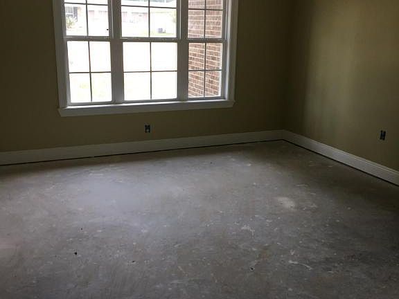 2nd image of 21 Silver Leaf Dr