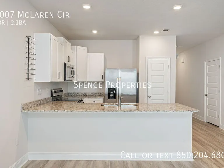 1007 McLaren Cir — Photo 13