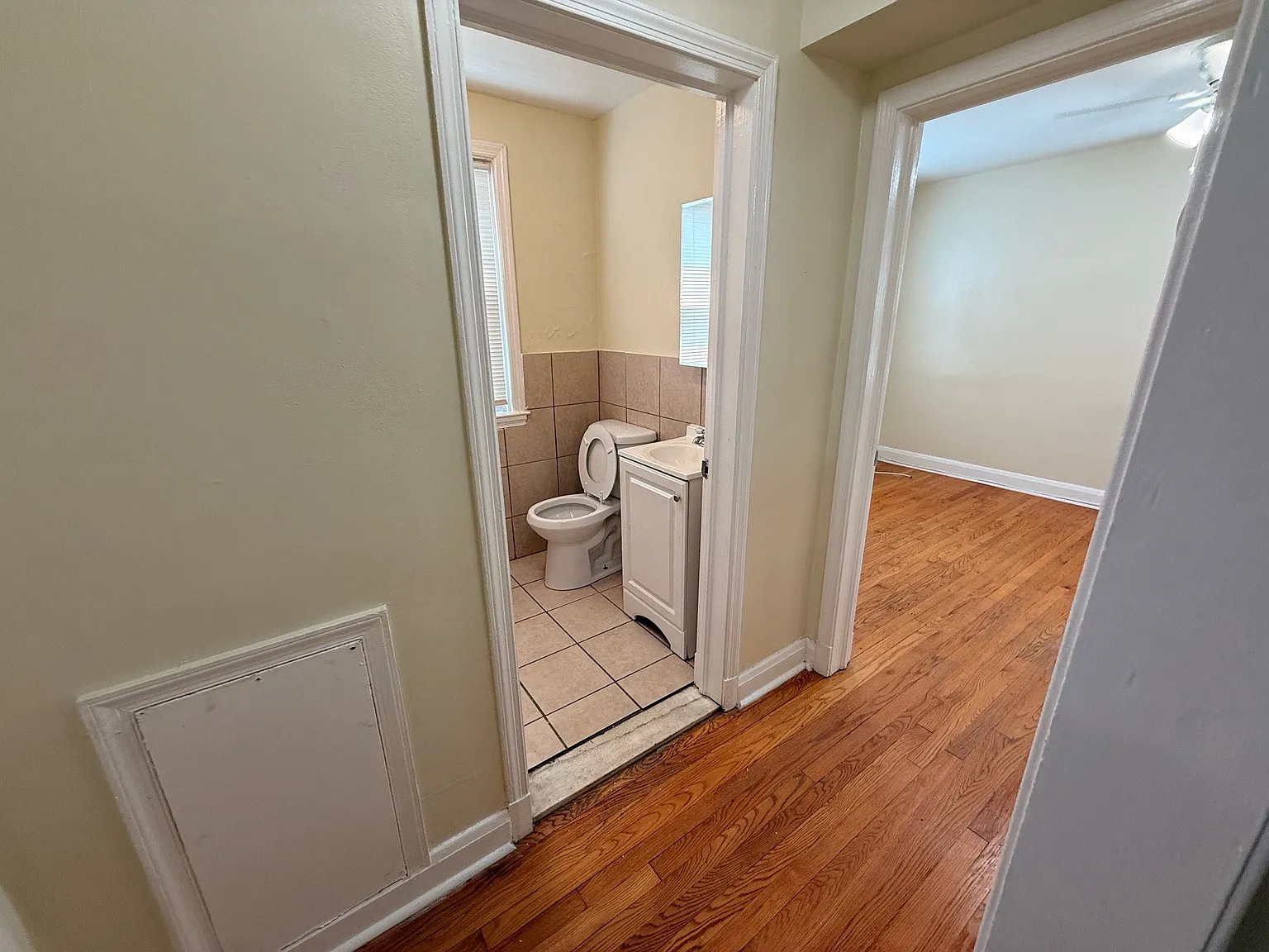 4333 Hamilton Ave - 2 — Photo 3