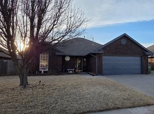 708 Eastridge Dr, Yukon, OK 73099