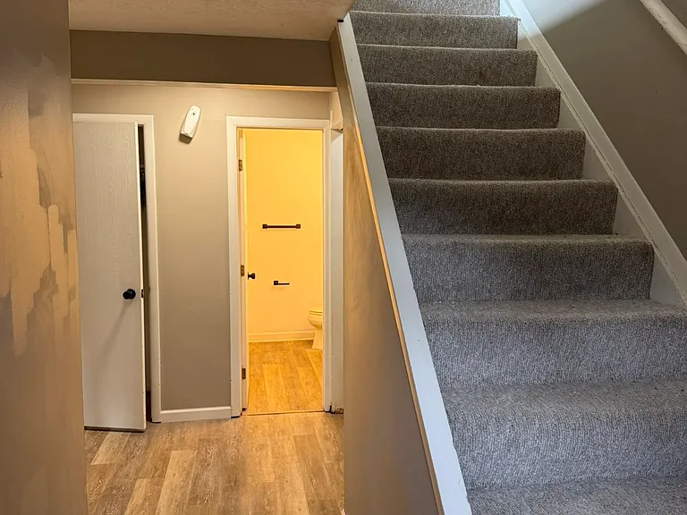 1062 & 1064 Derbydale Rd #1064 — Photo 7
