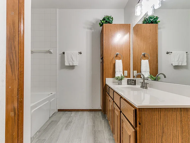 6439 Masons Dr — Photo 11