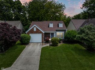 9700 River Oak Ln E, Fishers, IN
