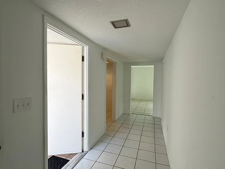 5451 Riverbluff Cir #V-69 — Photo 5
