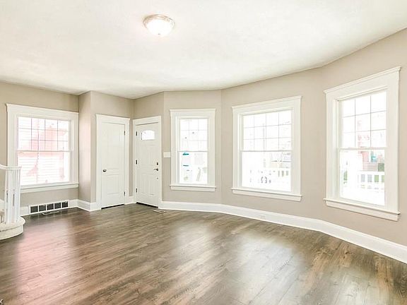 3rd image of 1538 Lakewood Ave