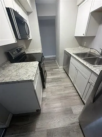 76 Carriage Ln #2 — Photo 2