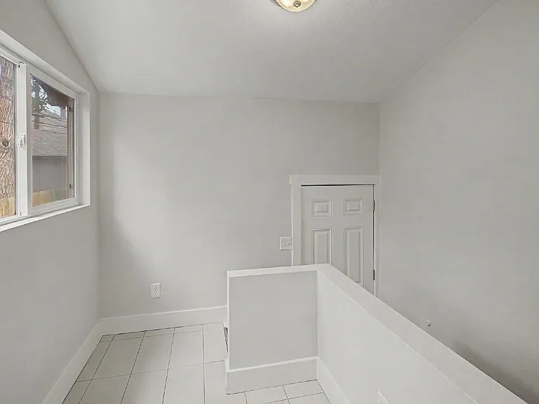 1230 N Logan St — Photo 35