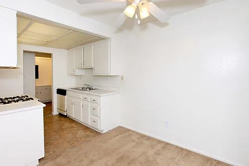 9802 Bloomfield St — Photo 17
