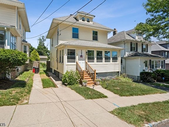 2nd image of 17 Wellington Ave