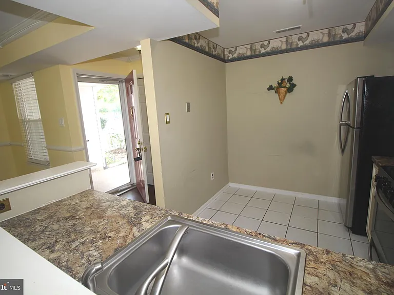 681A Rose Hollow Dr — Photo 15