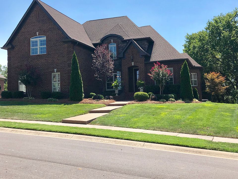 1st image of 214 Moore Haven Dr