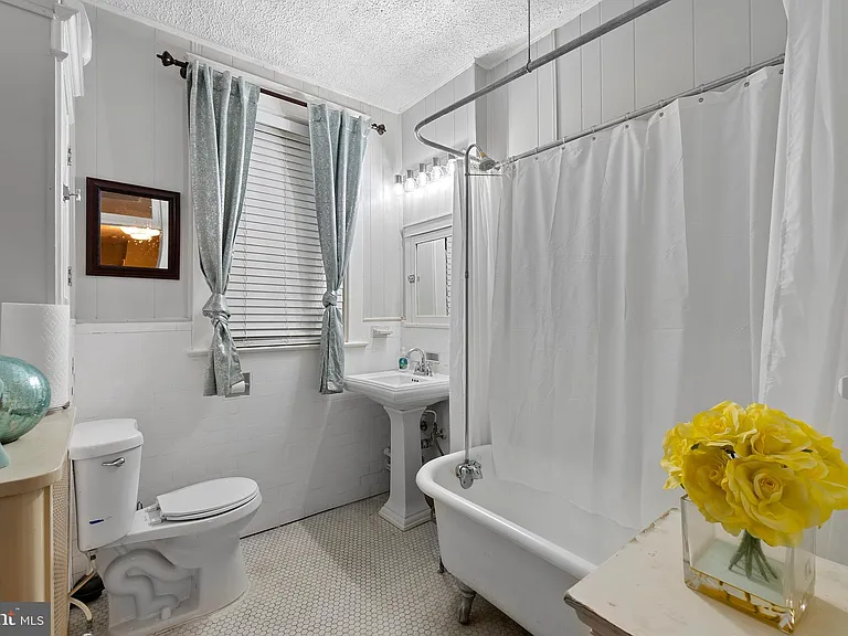 1501 Crittenden St NW — Photo 29