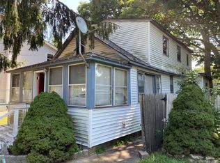 202 Commack Rd, Mastic Beach, NY 11951