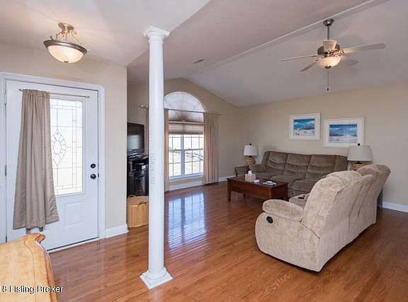 4th image of 3301 S Woodland Dr