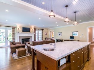 917 Merwins Ln, Fairfield, CT 06824