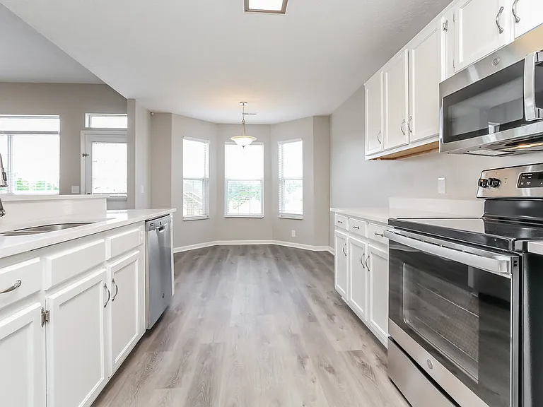 3108 Creekview Ln — Photo 8