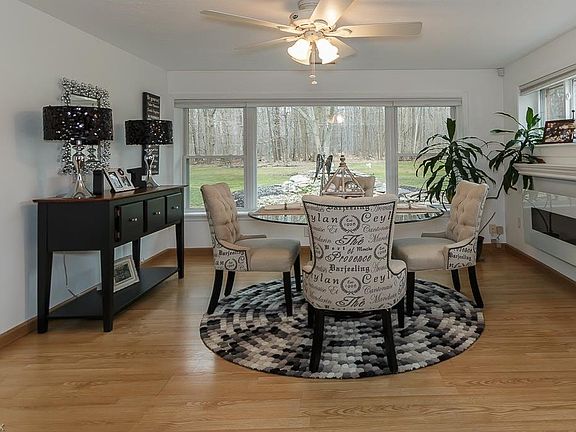 3rd image of 10838 Howard Dr