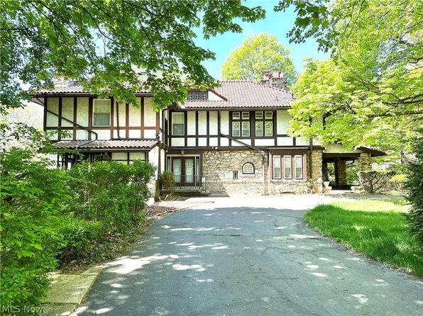 334 Virginia Ter, Newell, WV 26050