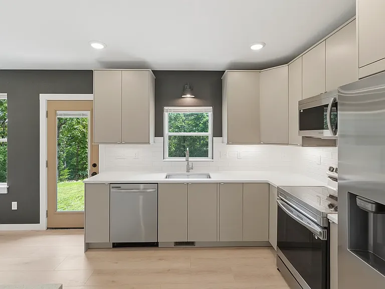 14 Marisco Ln — Photo 6
