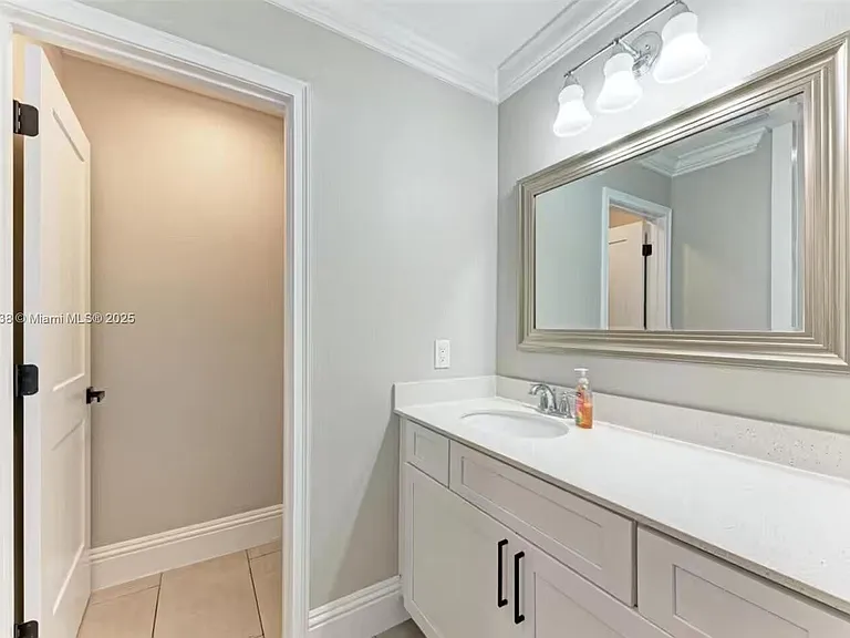 9675 SW Anchor Dr — Photo 34