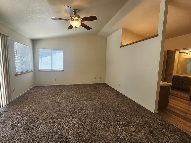 1007 Shadow Ln — Photo 18