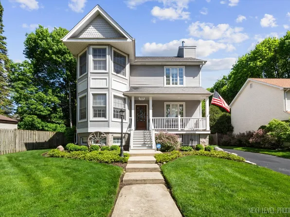 723 Center St, Geneva, IL 60134