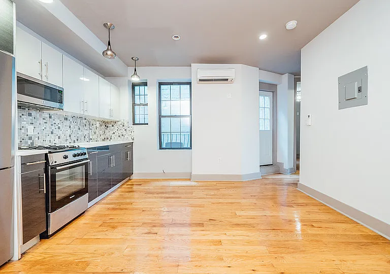 292 Bedford Ave #9 — Photo 1