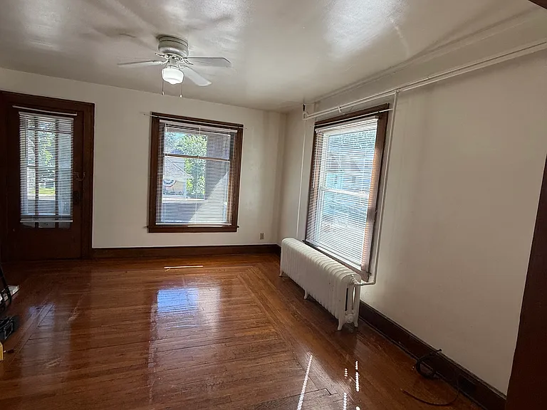 308 Roosevelt Ave #2S — Photo 5