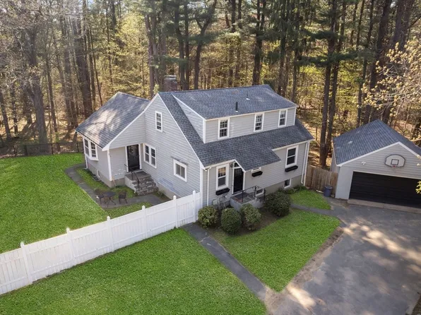 37 School St, Weston, MA 02493