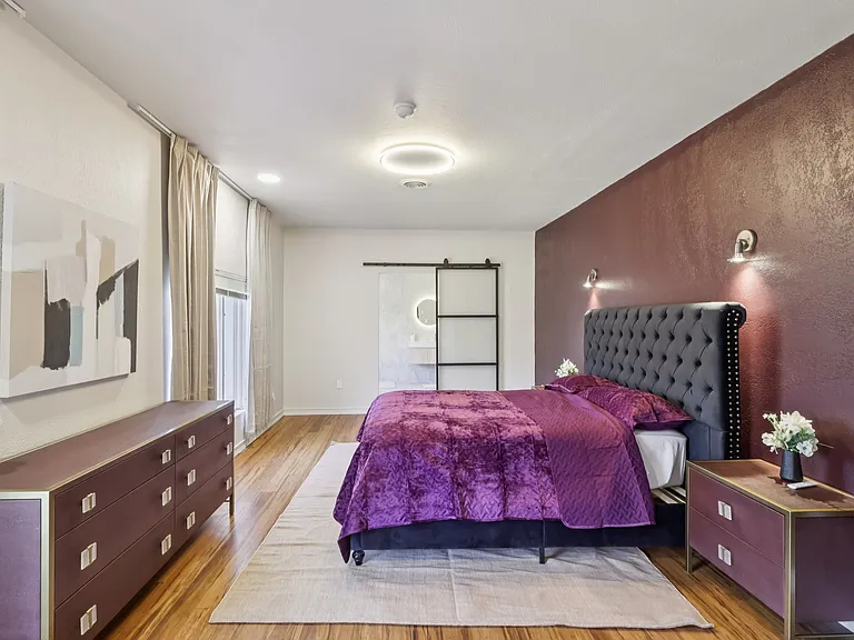 Guest room 1 - Beautiful, Elegant, & burgundy vibe.