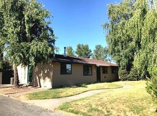 1415 Wineteer Ln, Grants Pass, OR 97527