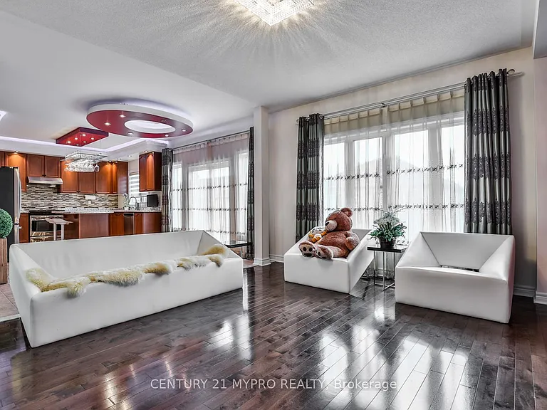 431 Woodspring Ave E — Photo 13