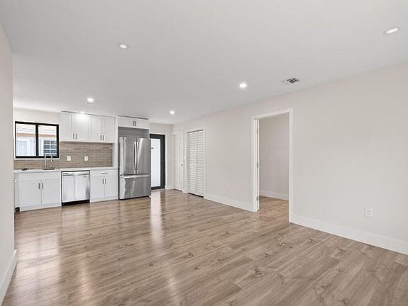 3rd image of 1522 NW 41st St