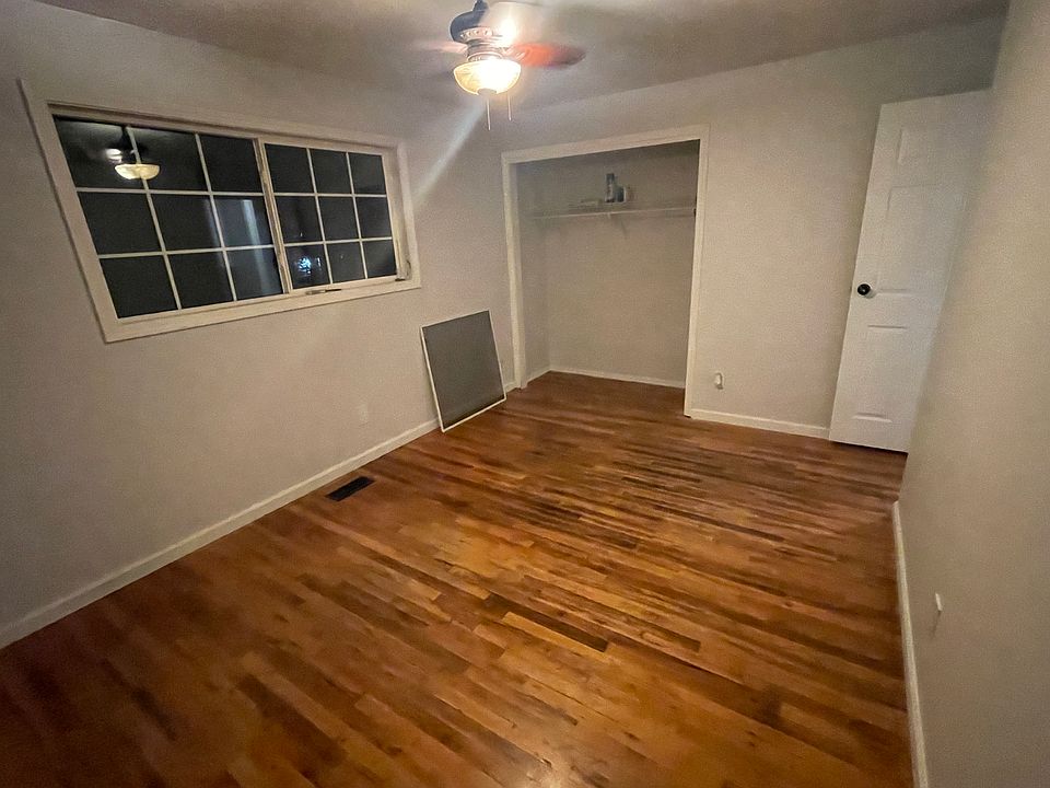 2nd image of 802 NE 172nd Ave