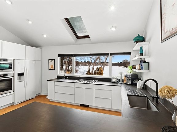 4th image of 246 Echo Cove Rd