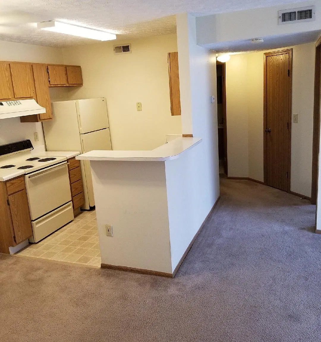 2 bed, 640 sqft, $1,200 — Photo 1